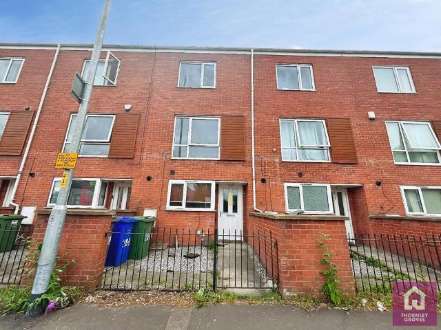 4 bedroom terraced house to rent