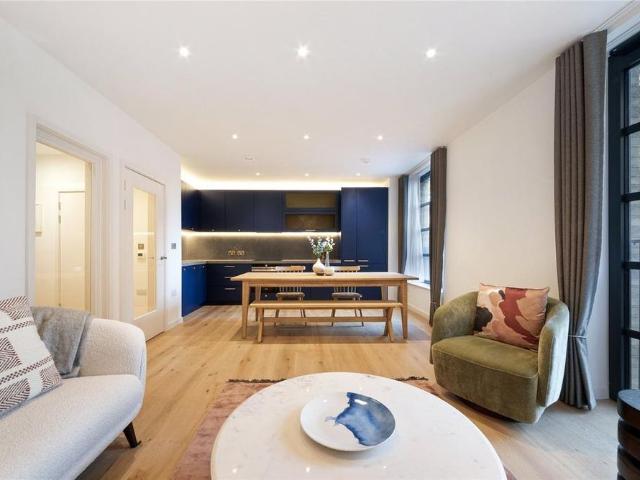 4 bedroom terraced house to rent