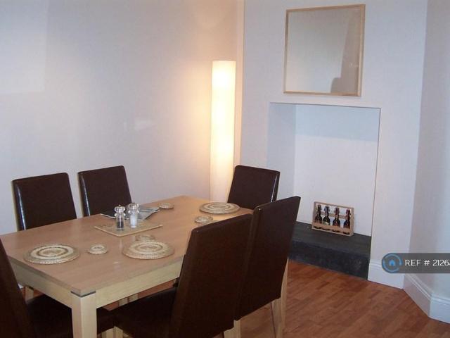 4 bedroom terraced house to rent