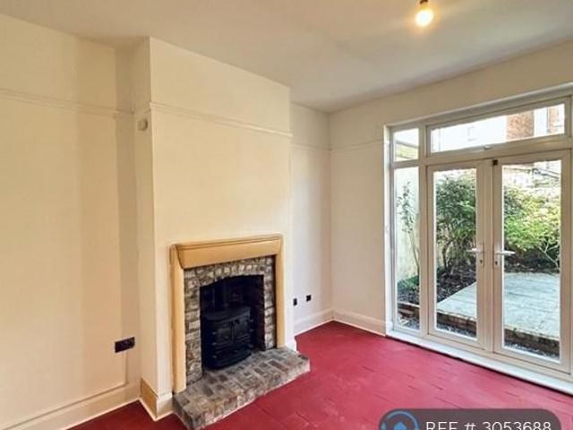 4 bedroom terraced house to rent