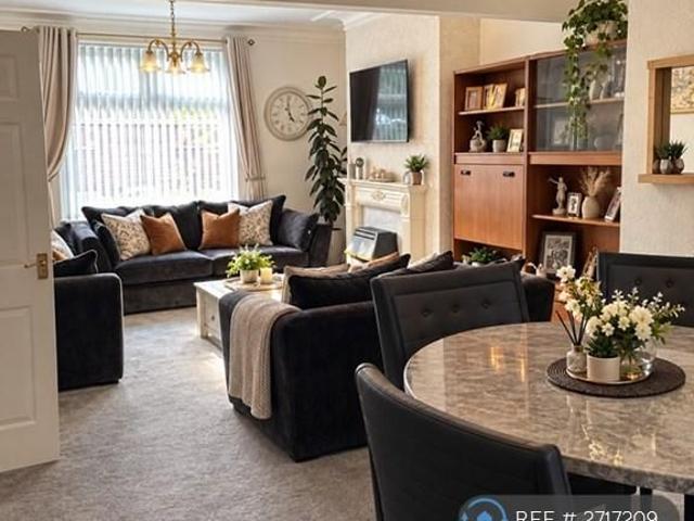 4 bedroom terraced house to rent