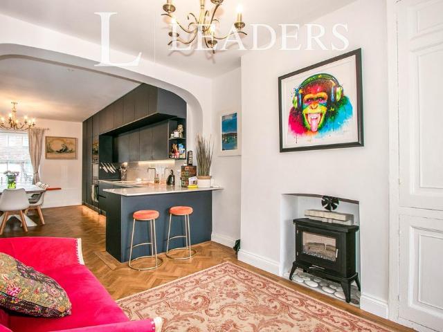 4 bedroom terraced house to rent
