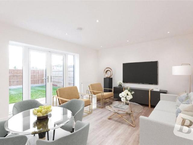 4 bedroom terraced house to rent