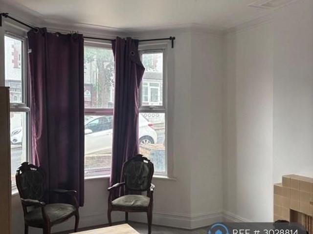 4 bedroom terraced house to rent