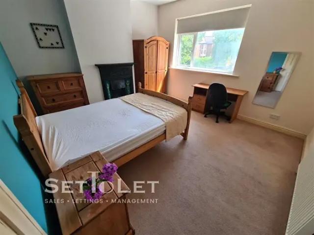 4 Bedroom Terraced House To Rent In Welford Road, Leicester, LE2