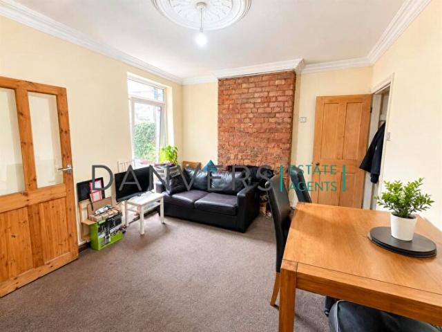 4 Bedroom Terraced House To Rent In Barclay Street, LE3