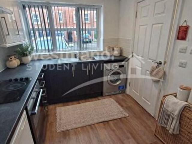 4 Bedroom Terraced House To Rent In Blue Fox Close, Leicester, Leicestershire, LE3