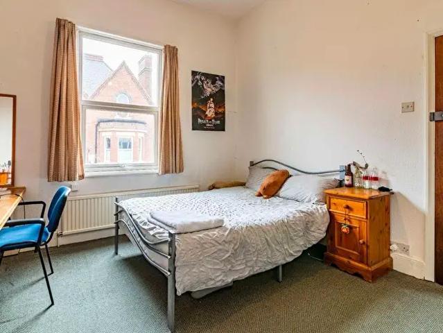 4 Bedroom Terraced House To Rent In Burns Avenue, Nottingham, NG7