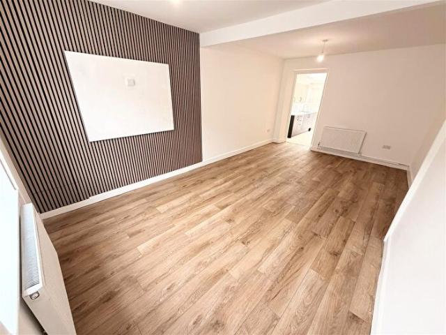 4 Bedroom Terraced House To Rent In Eileen Place, Treherbert, Treorchy, CF42