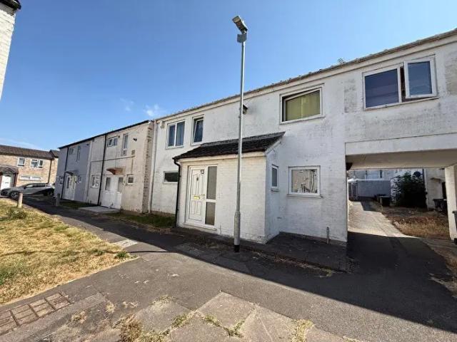 4 Bedroom Terraced House To Rent In Grantham Walk, NN18
