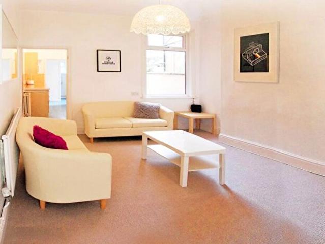 4 Bedroom Terraced House To Rent In Hartopp Road, Leicester, LE2