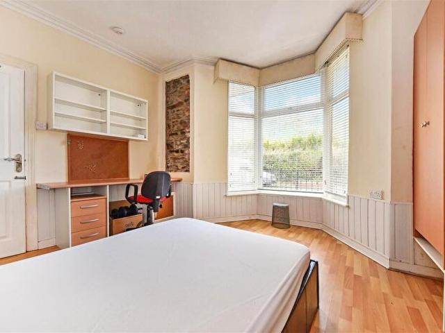 4 Bedroom Terraced House To Rent In Lawn Terrace, CF37