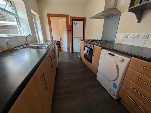 4 Bedroom Terraced House To Rent In Mona Street, Beeston, NG9