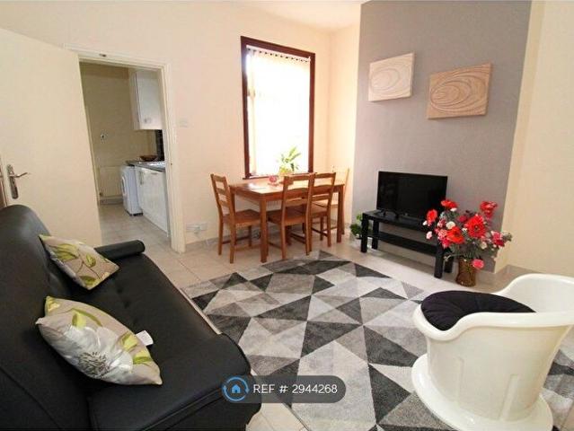 4 Bedroom Terraced House To Rent In Newcombe Road, Coventry, CV5