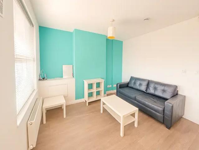4 Bedroom Terraced House To Rent In Russell Street, Nottingham, NG7
