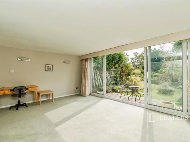 4 bedroom terraced to rent Lingwood Close, Bassett, Southampton, SO16