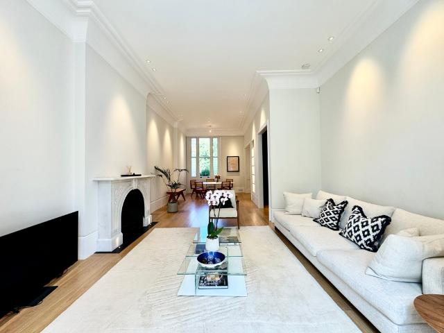 4 Bedroom Three Level Apartment