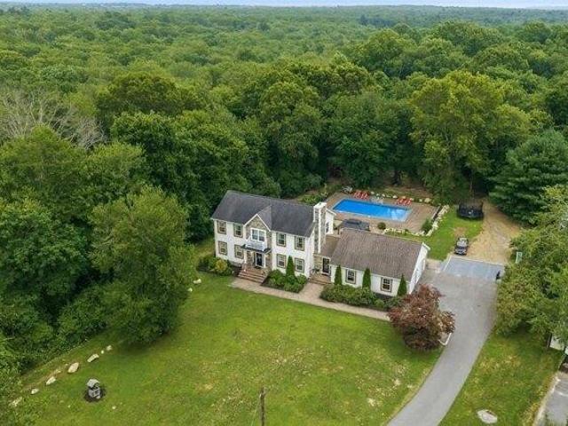 4 bedroom, Tiverton RI 02878 105495217