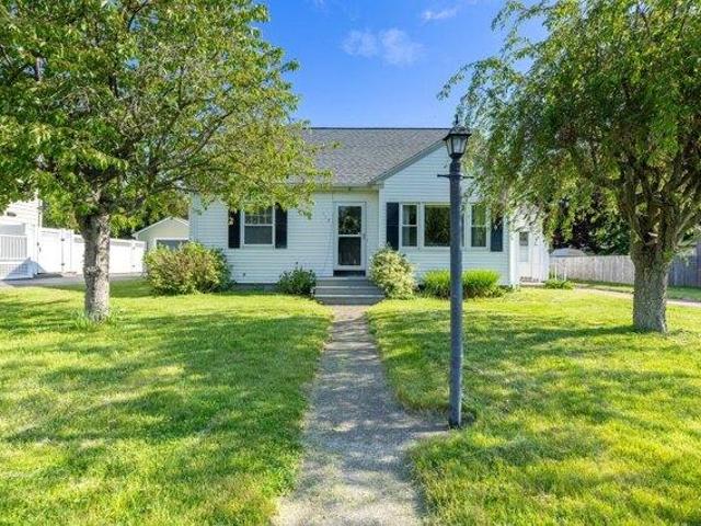 4 bedroom, Tiverton RI 02878 105535868