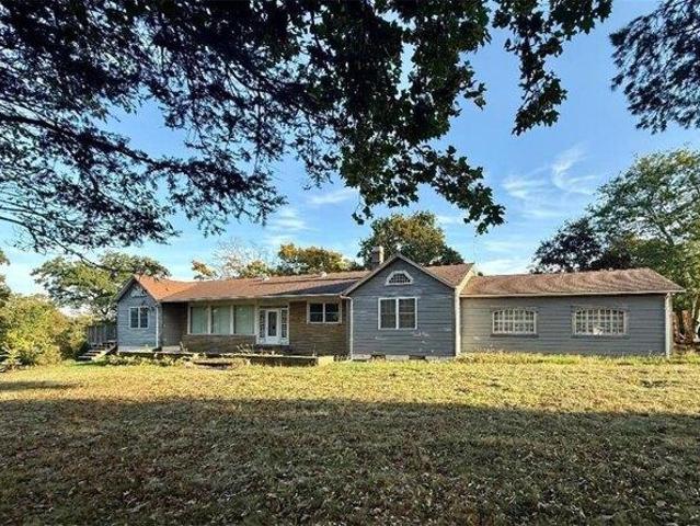 4 bedroom, Tiverton RI 02878 105649323