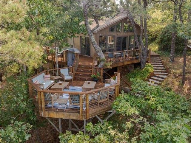 4 bedroom, Truro MA 02666 106069923