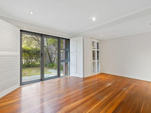 4 Bedroom Tri Level Townhouse in Wollstonecraft