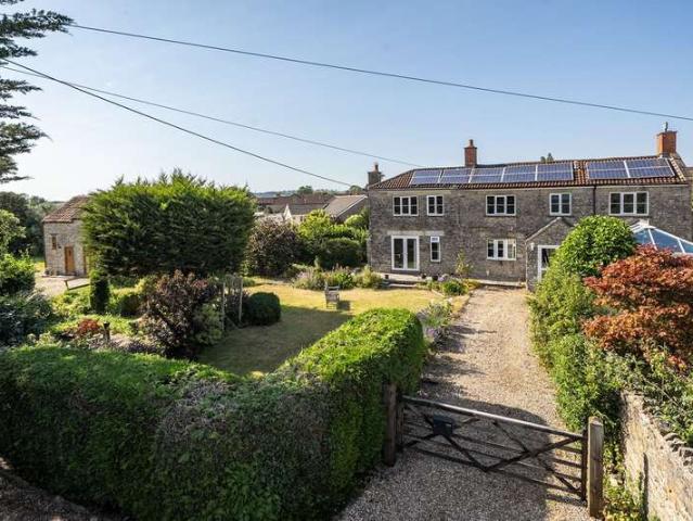 5 Bedroom Detached House