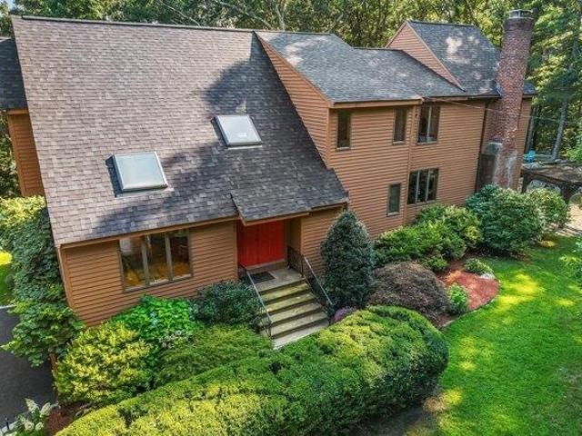 4 bedroom, Upton MA 01568 105427568