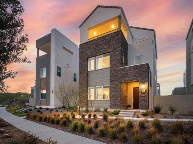 4 bedroom, Valencia CA 91381 105148310