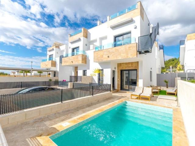 4 BEDROOM VILLA FOR RENT IN POLOP ALICANTE