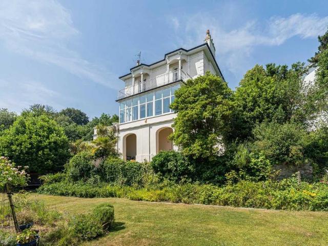 4 bedroom villa for sale