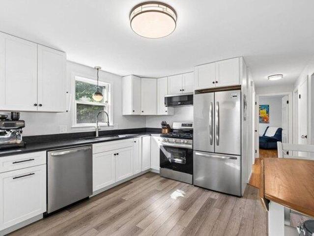 4 bedroom, Yarmouth ME 04096 105796168