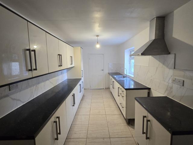 4 Bedroomed Property to Let in Birmingham