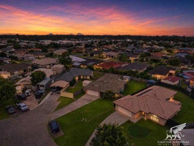 4 Bedrooms, Multiple Living Areas, Large Yard With Side Access!