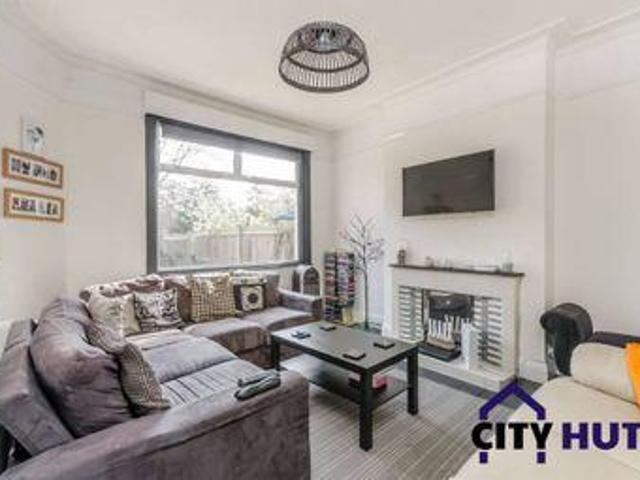 4 Bedrooms Maisonette for rent in Cyrus Street, London EC1V