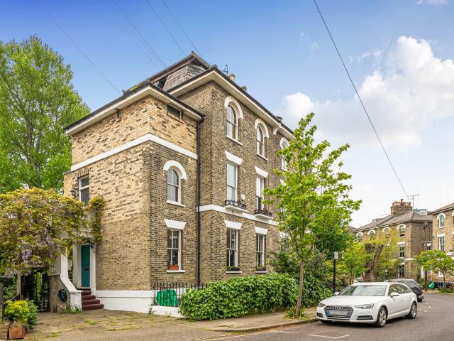 4 Bedrooms Maisonette for Rent in Richmond Crescent | Foxtons