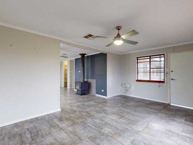 4 bedrooms and a shed in a quiet cul de sac