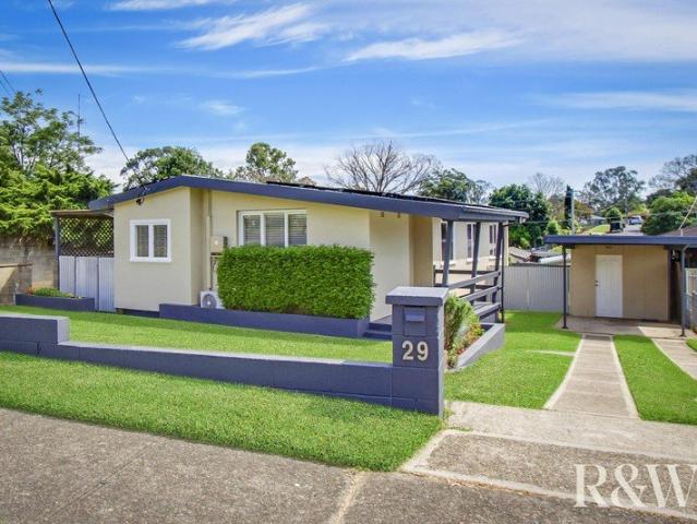 4 Bedrooms and Fully Renovated