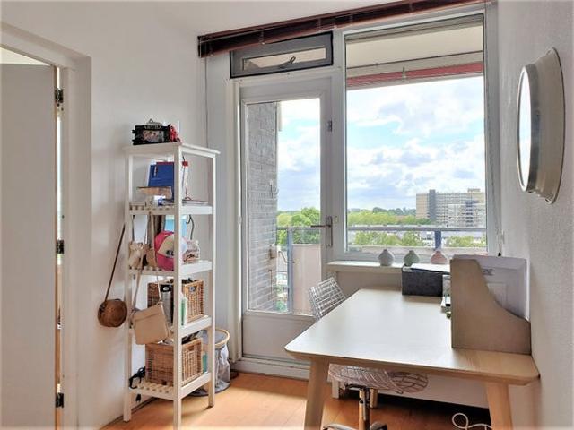 4 bedrooms Apartment Surface Area: 100m2 Furnished Available from: 2026 10 01