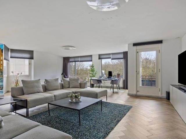 4 bedrooms Apartment Surface Area: 197m2 Unfurnished