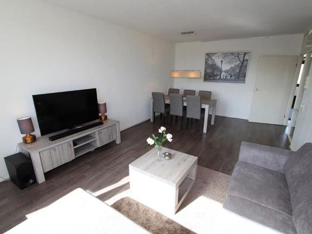 4 bedrooms Appartement Surface Area: 100m2