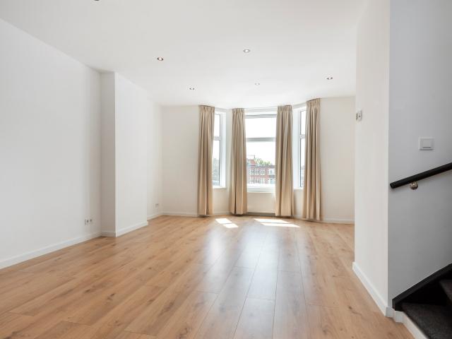 4 bedrooms Appartement Surface Area: 102m2
