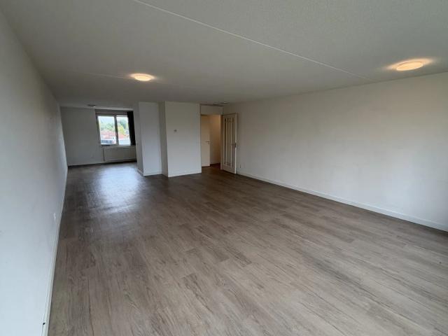 4 bedrooms Appartement Surface Area: 143m2