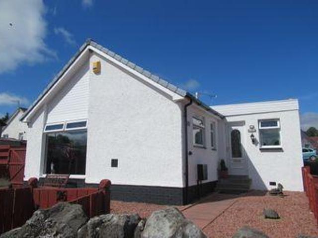 4 Bedrooms Bungalow for sale in Braehead, Dalry KA24