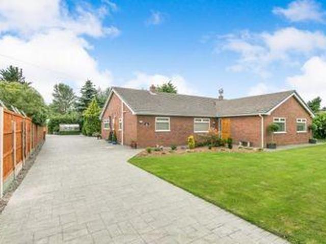 4 Bedrooms Bungalow for sale in London Road, Trelawnyd, Flintshire. LL18