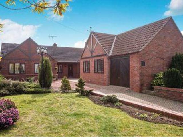 4 Bedrooms Bungalow for sale in Upperthorpe Road, Doncaster DN9