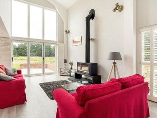 4 Bedrooms Barn conversion for rent in Marles Lane, Billingshurst RH14