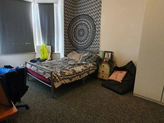 4 bedrooms BILLS INC, near Oxford Rd Uni, MRii, tr