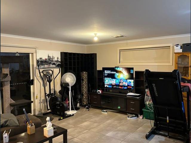 4 BEDROOMS COMFORTABLE HOME IN DESIRABLE LOCATION
