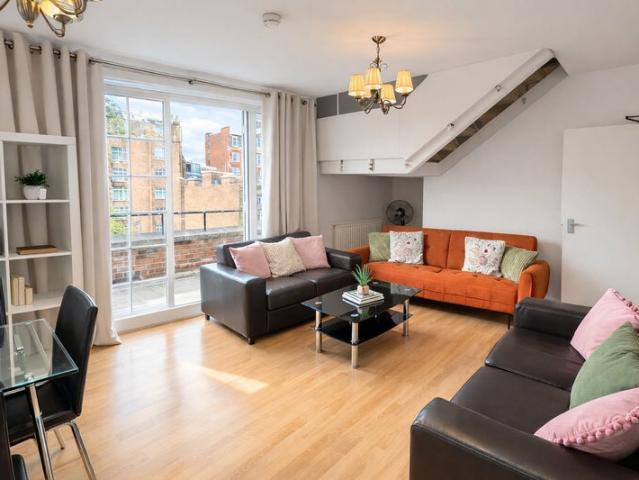 4 Bedrooms Duplex Flat with Terrace + ACMayfair